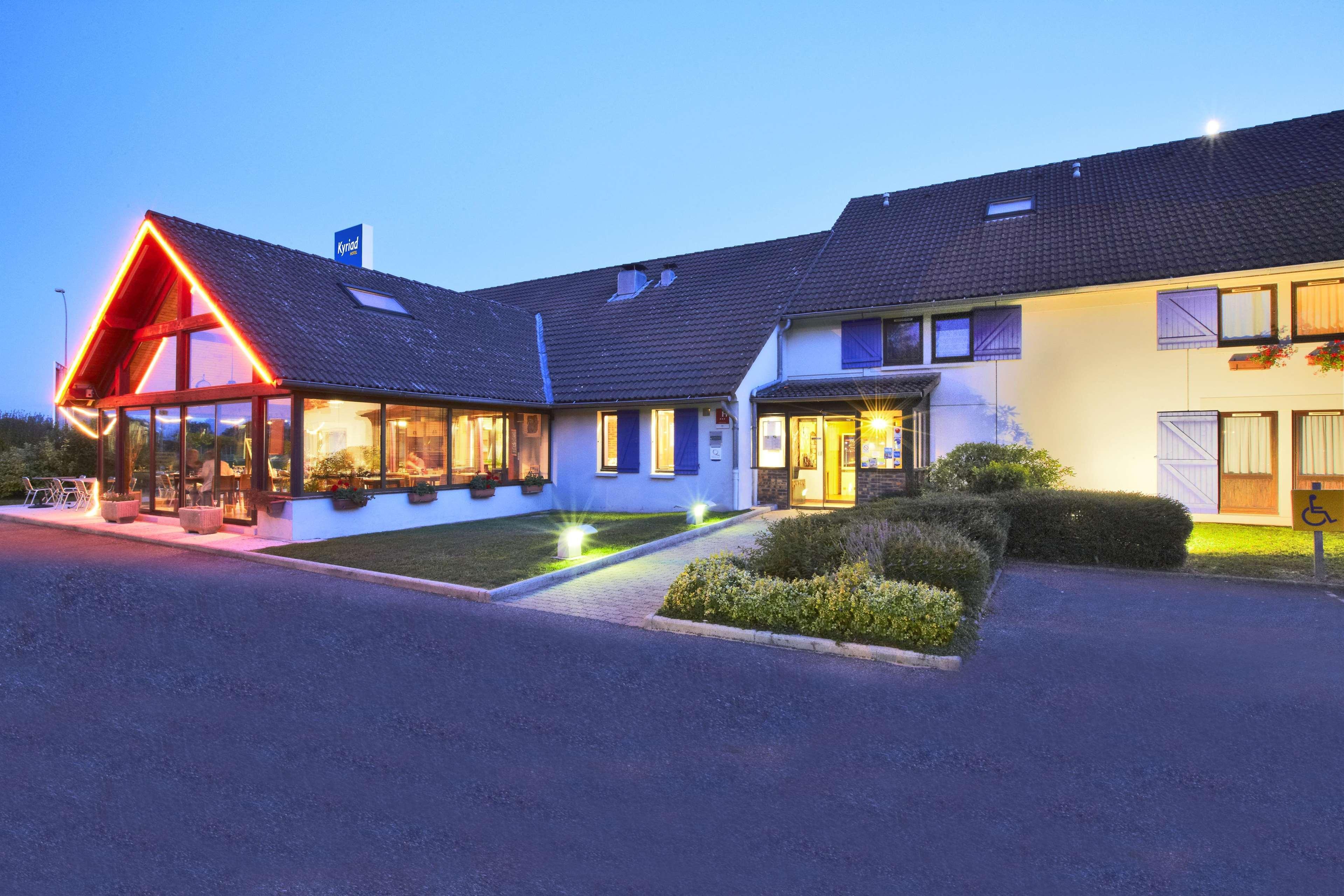 Kyriad Geneve St-Genis-Pouilly Saint-Genis-Pouilly Exterior photo